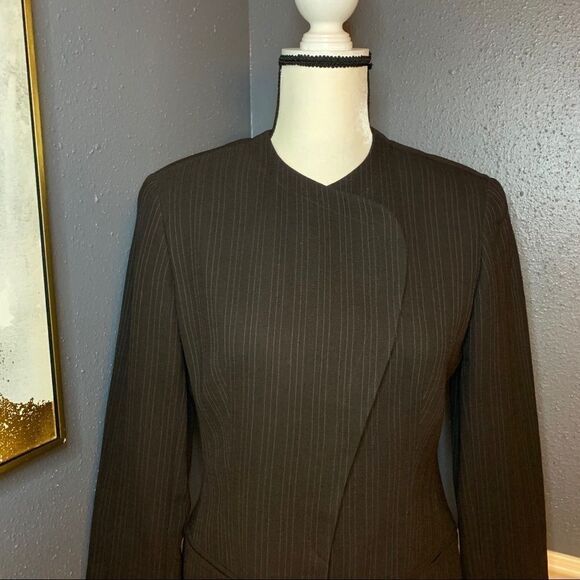 Giorgio Armani pin stripe blazer - Picture 2 of 6